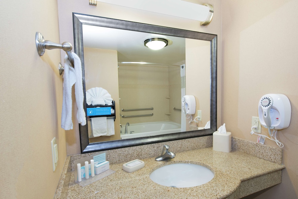 Hampton Inn And Suites Scottsboro 18/44