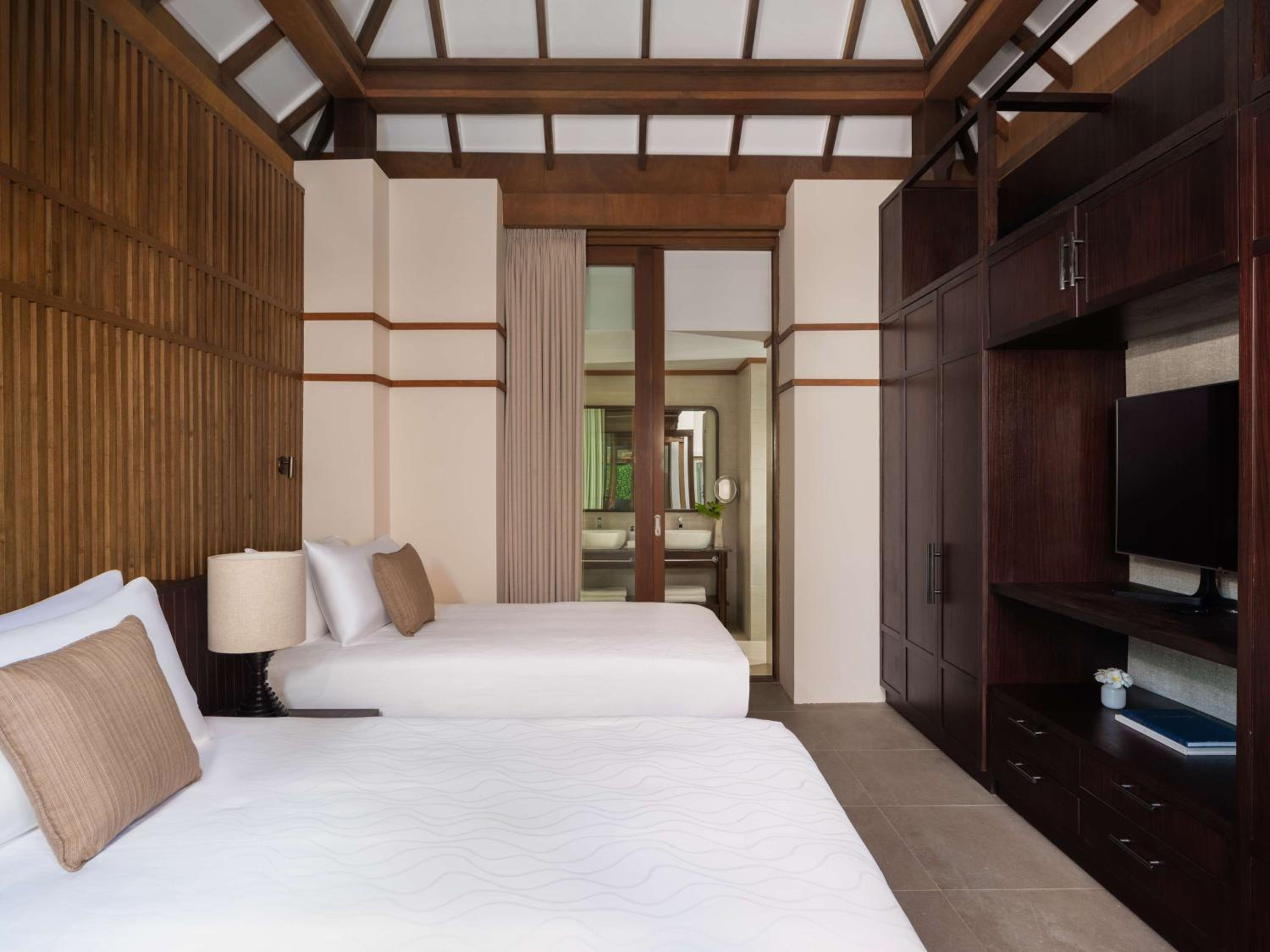 3 Bedrooms, Beach, Suite, with Pool، Conrad Maldives Rangali Island 2/2