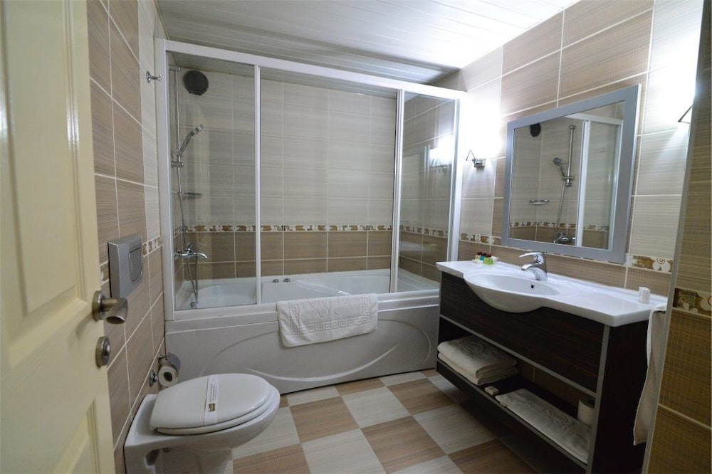 Hizel Otel Duezce 42/45