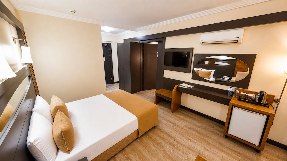 Lycus River Thermal Hotel 11/50