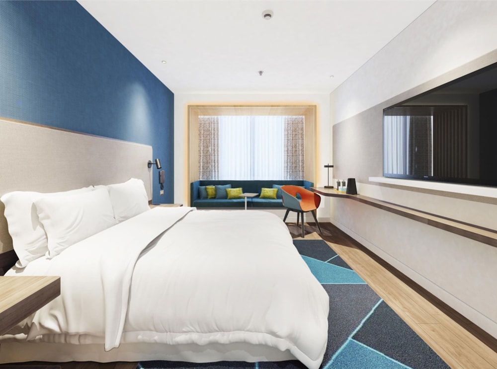 Standard, King Bed, Extra Floor Space