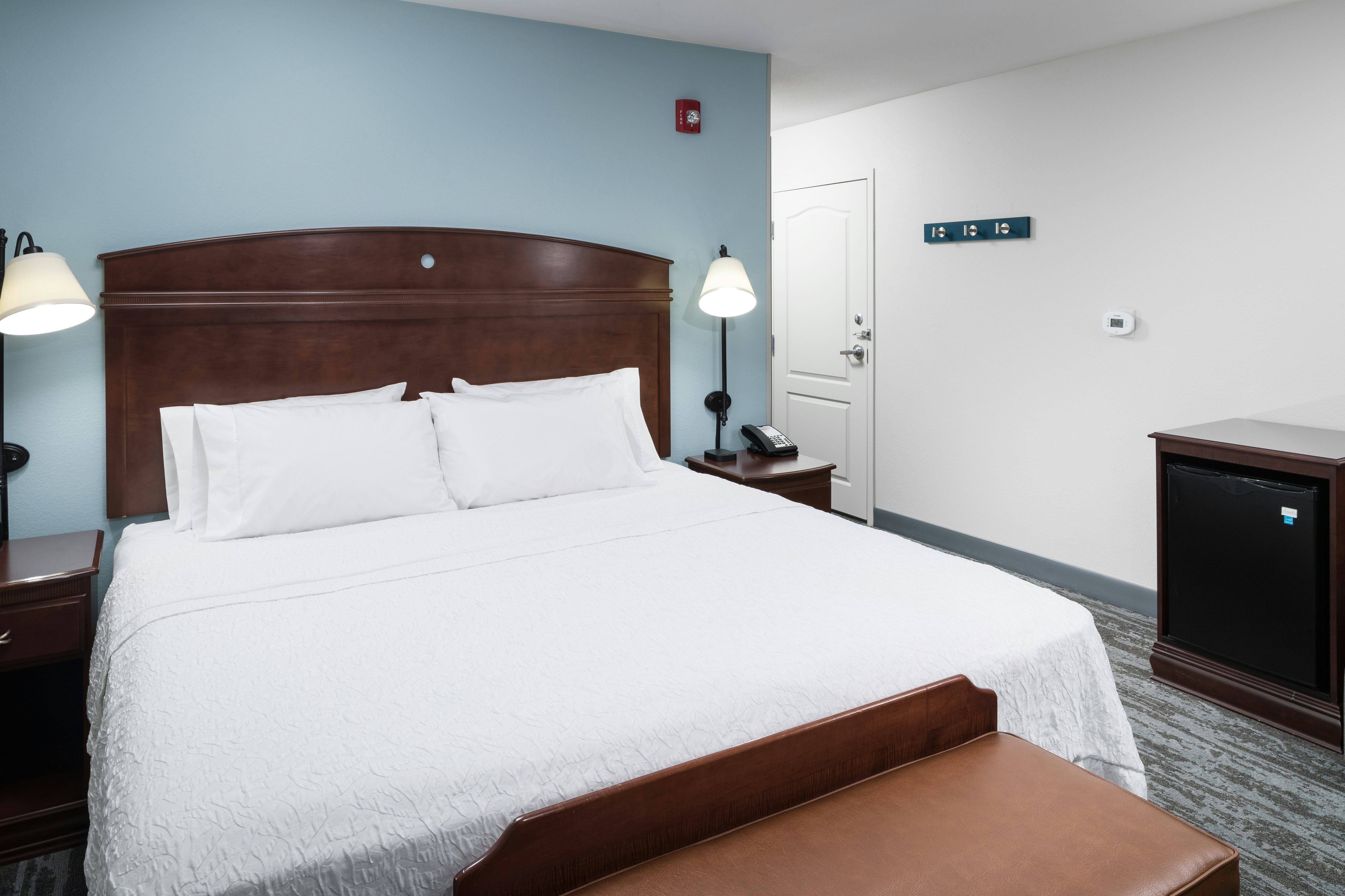 ROOM, KING BED