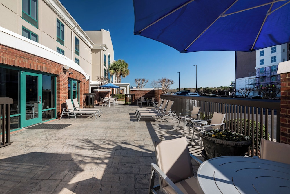 Holiday Inn Express and Suites Florence I-95 and I-20 Civic Ctr, an IHG Hotel 67/70