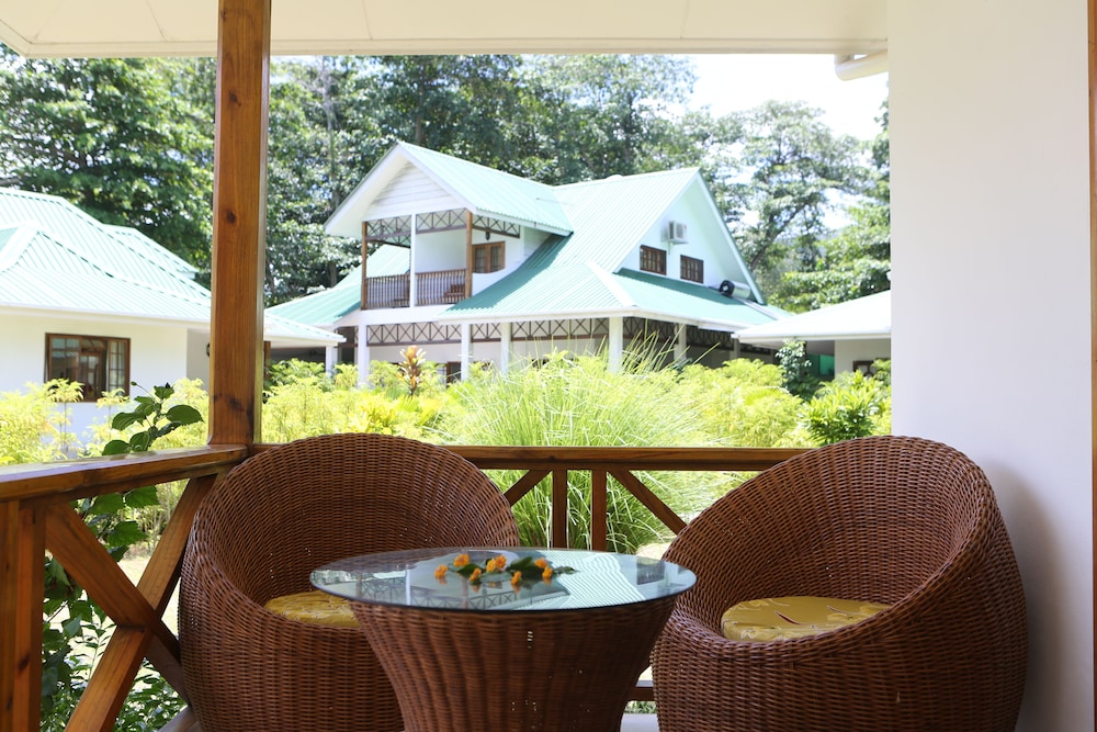 Le Surmer Self Catering Chalets 13/17