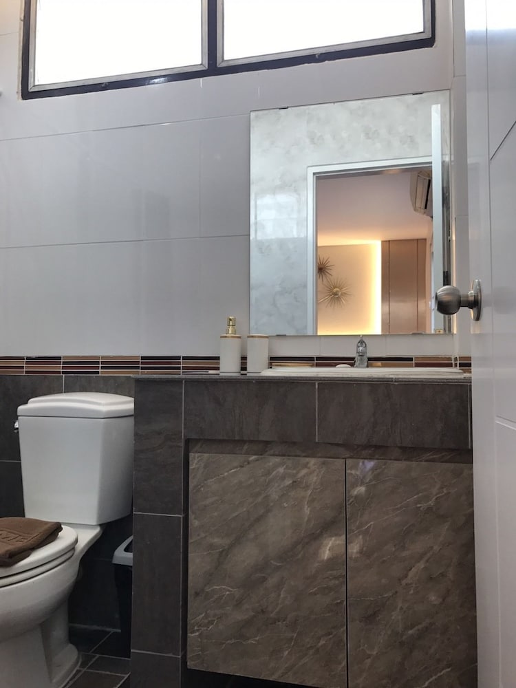 Sureena Hotel 14/39
