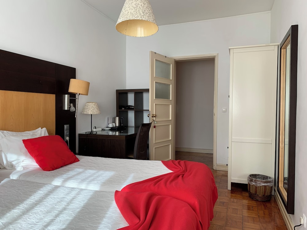 SUPERIOR, TWIN BEDS, PRIVATE BATHROOM, GROUND FLOOR