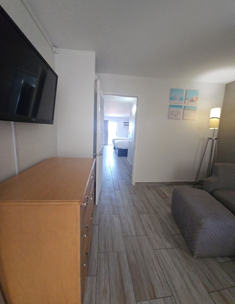 Southern Breeze Oceanfront 43/61