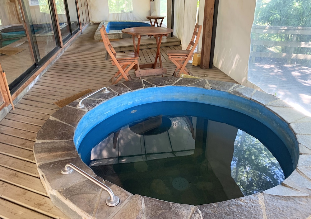 swimming pool spa