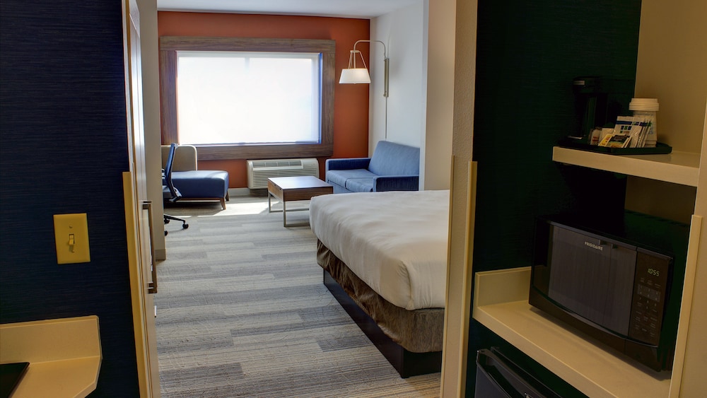 Holiday Inn Express And Suites Spencer 18/53