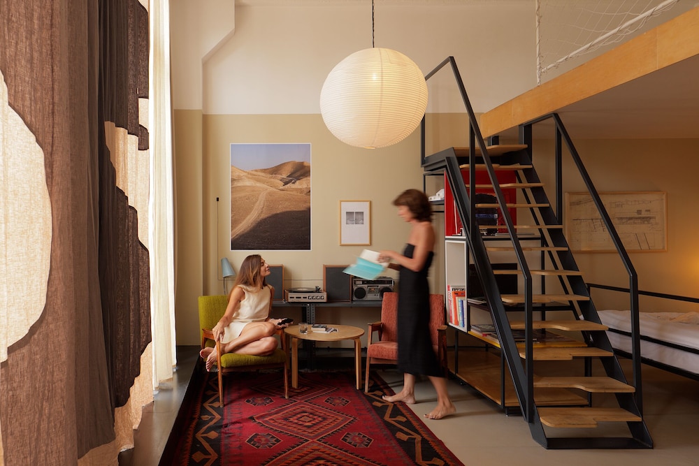 Fabrika Tbilisi 30/49