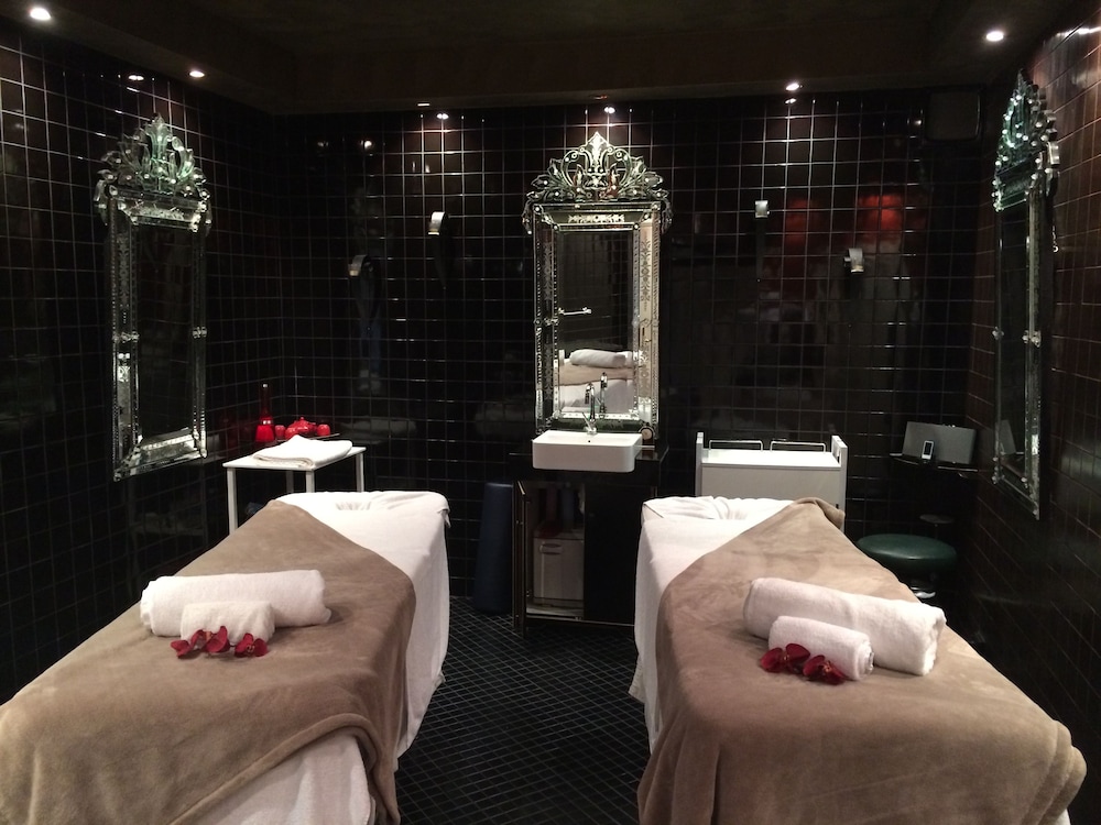 Echoes Boutique Hotel 34/63