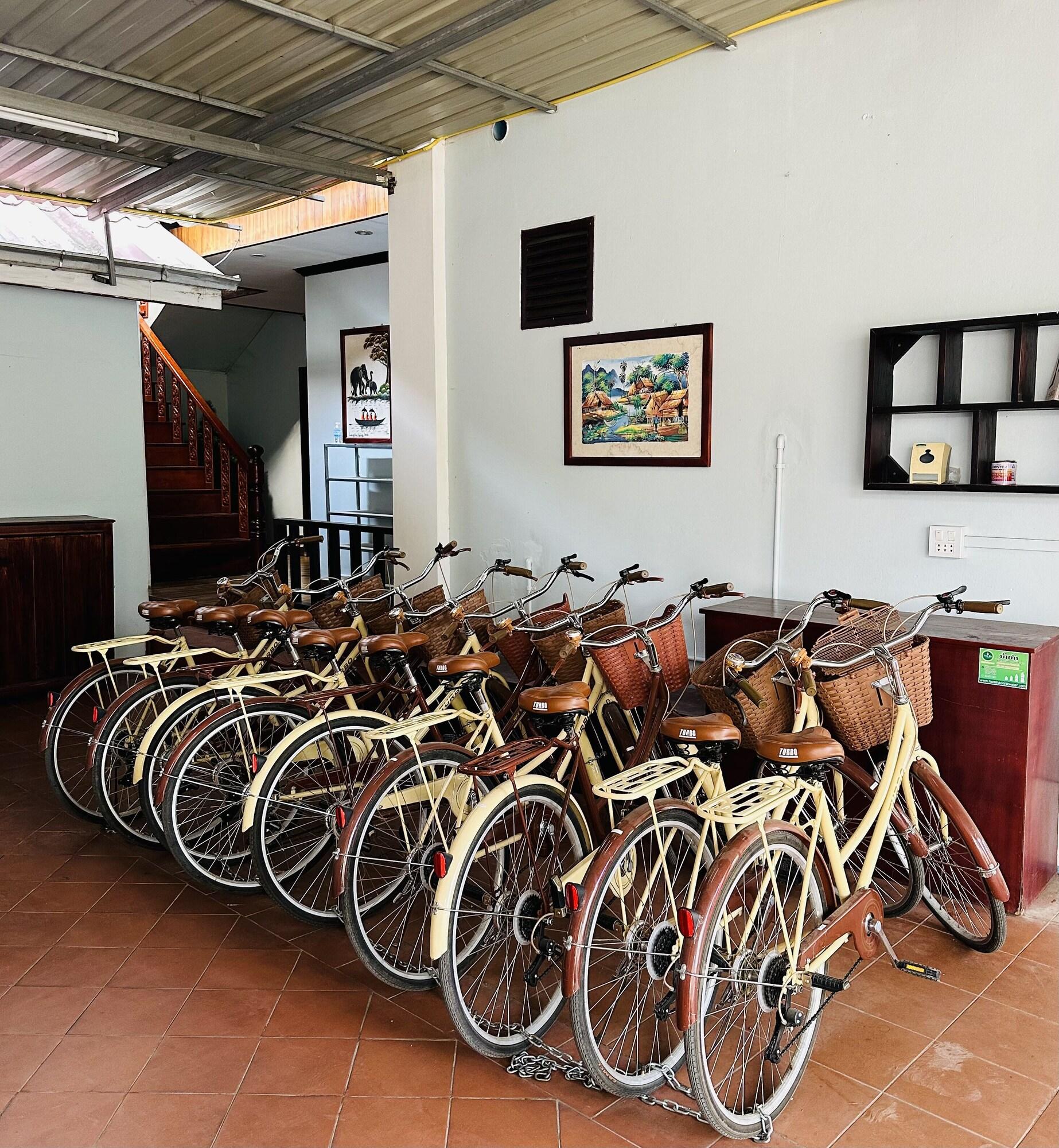 Singharat Guest House 47/51