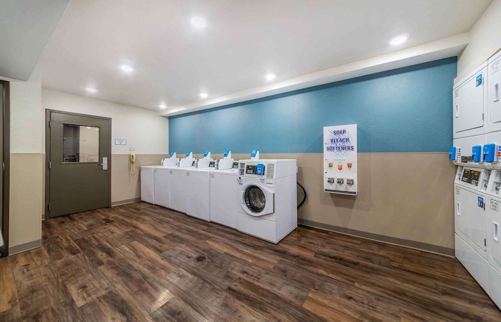WoodSpring Suites Deerfield Beach 26/30
