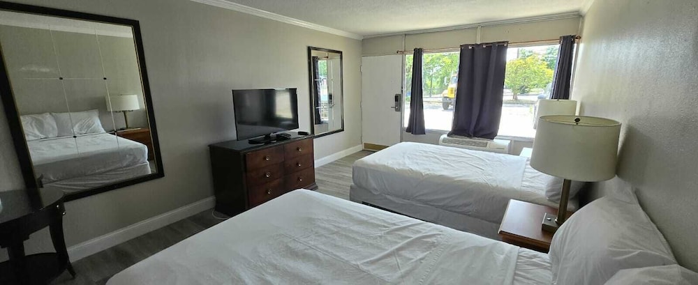 Riverside Inn & Suites by OYO Danville Ceaser Casino 30/68