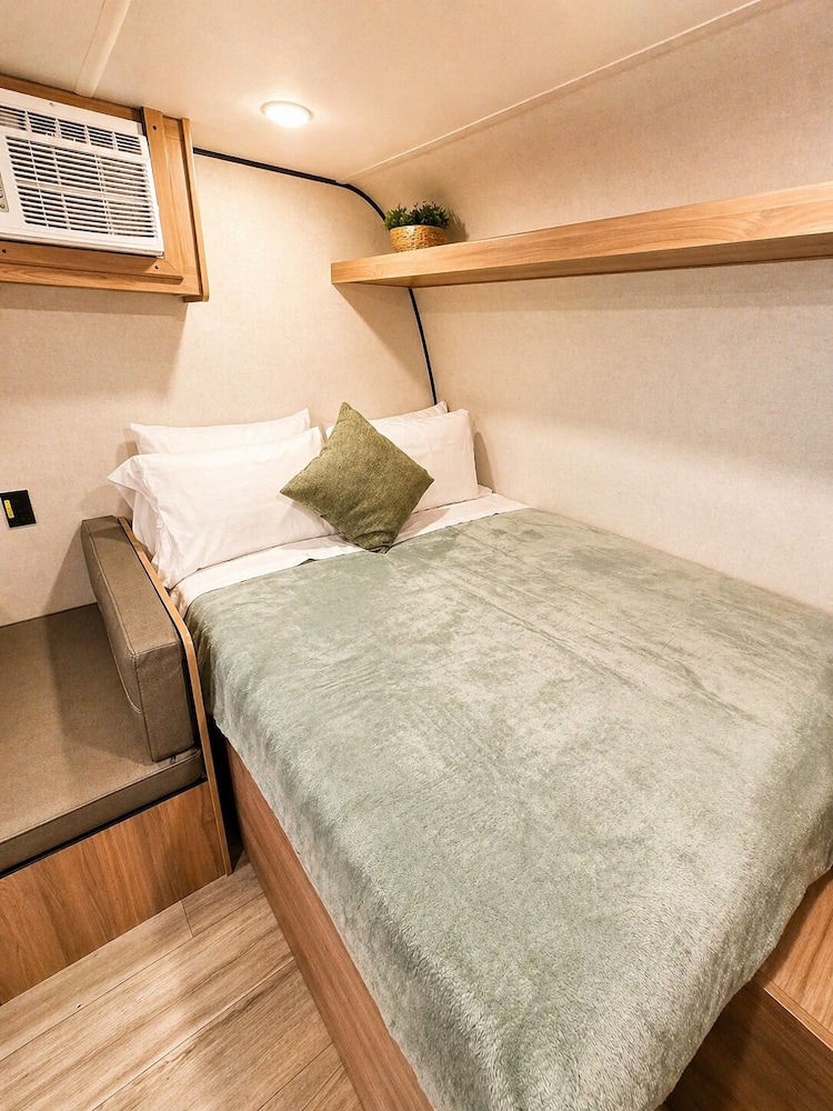 Grand Canyon RV Glamping 19/81