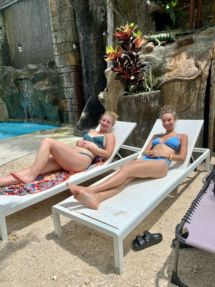 Arenal Hostel Resort 12/50