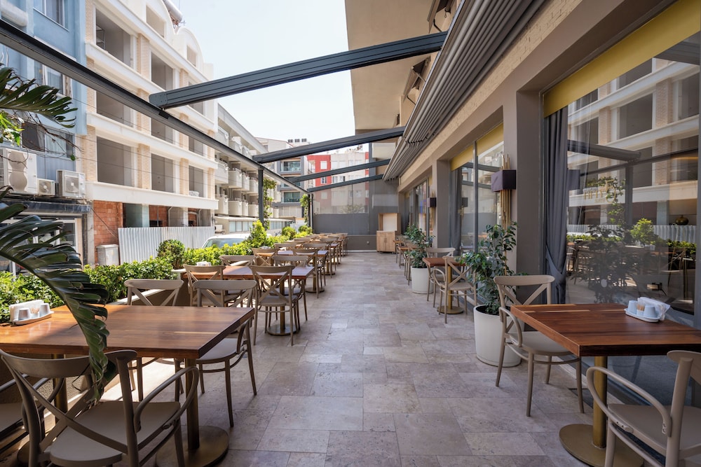 Sun Maris Central Hotel 51/62