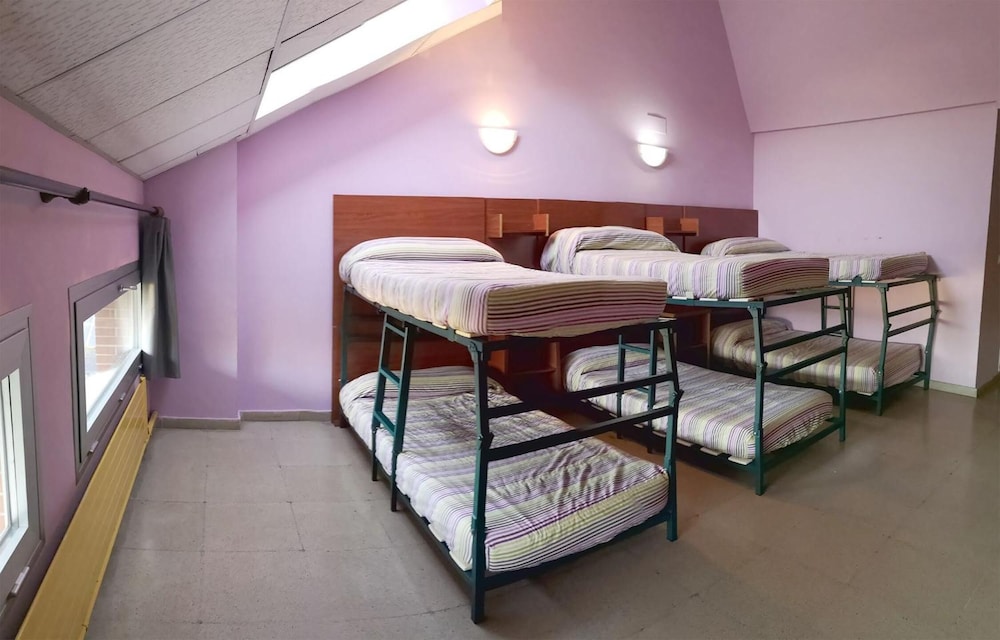 Albergue Jaca 13/44