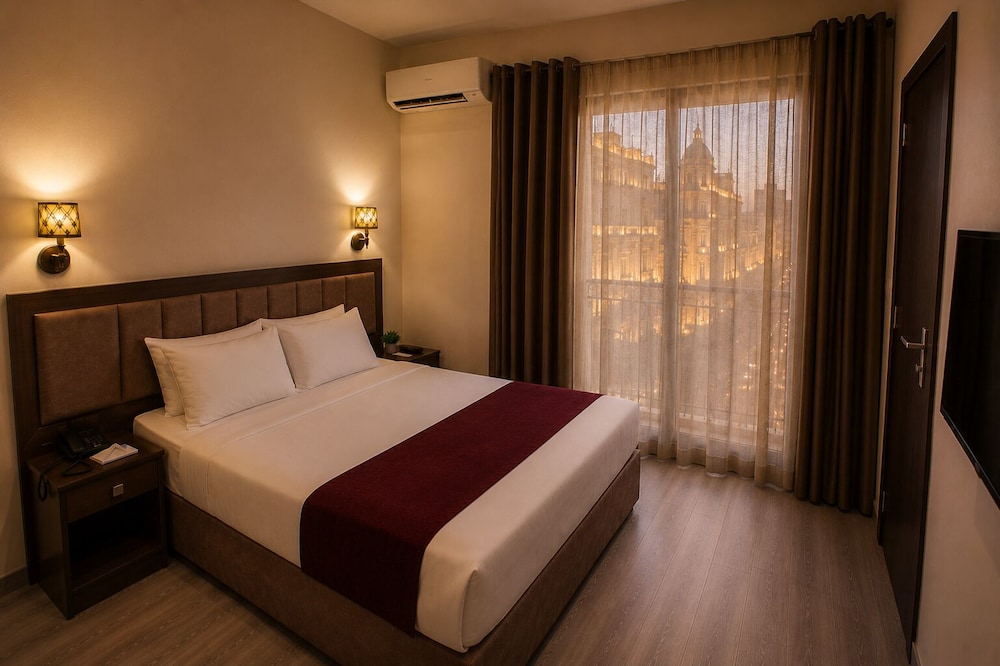 Valencia Hotel 7/40