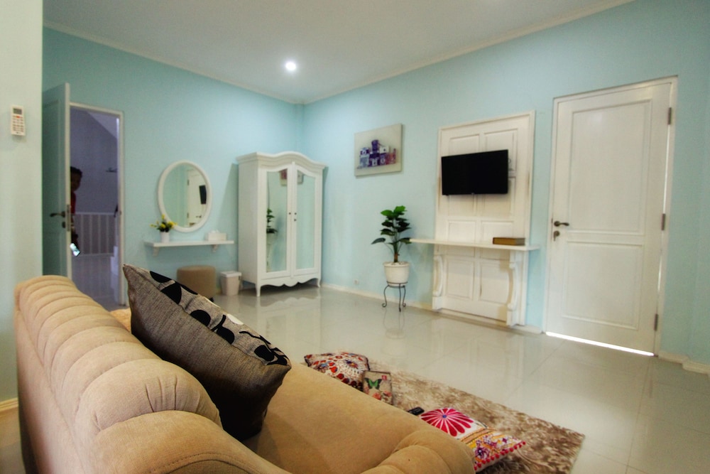 Omah Madam Bed & Breakfast 29/44