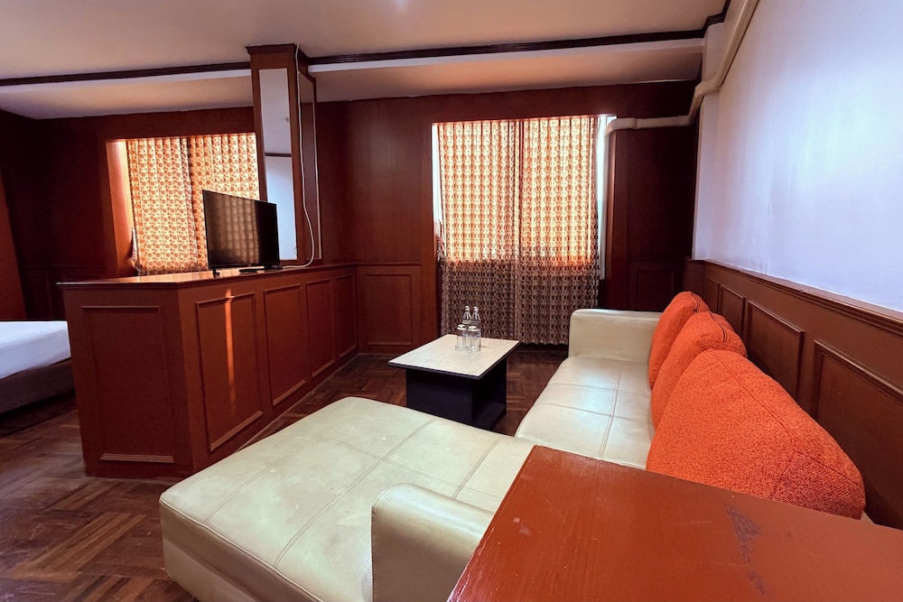 Ayutthaya Grand Hotel 22/41