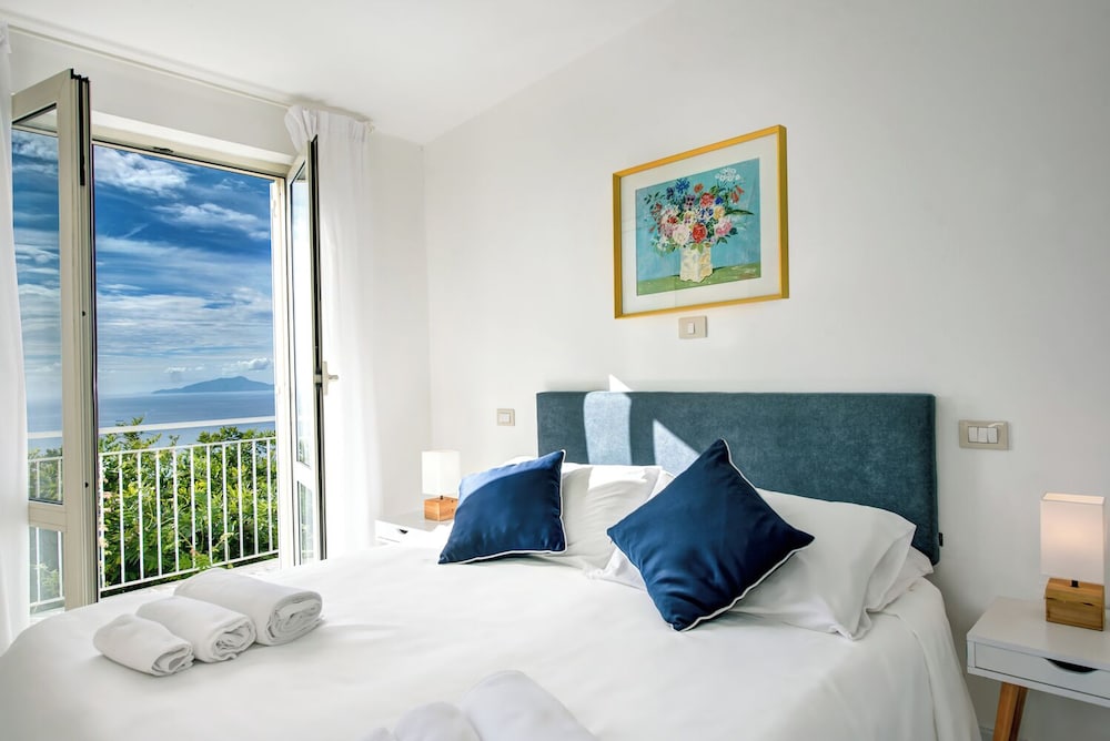 1 Bedroom, Condo, Deluxe, Queen Bed, Sea View, Sofa