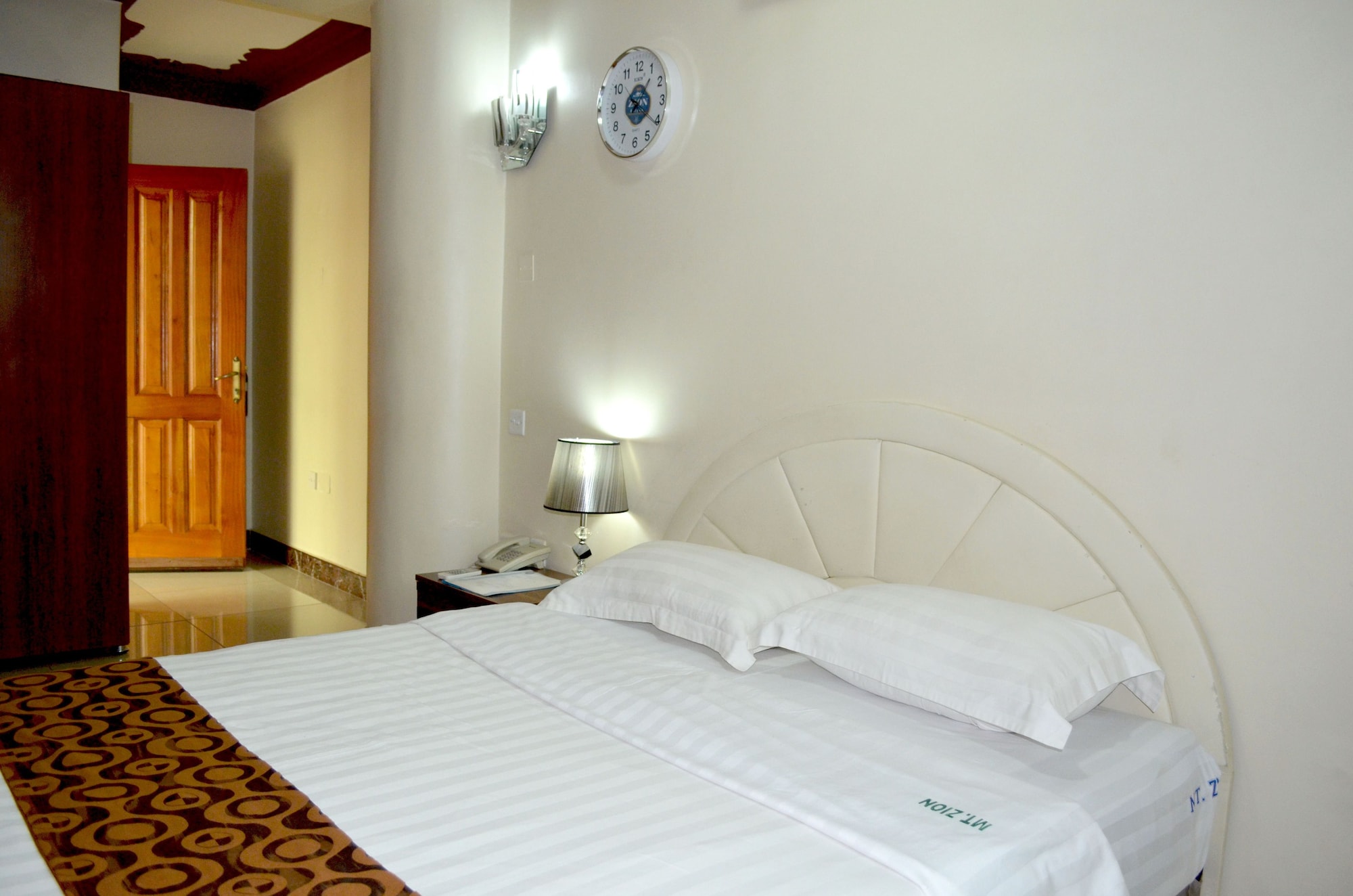 DELUXE, DOUBLE BED, CITY VIEW