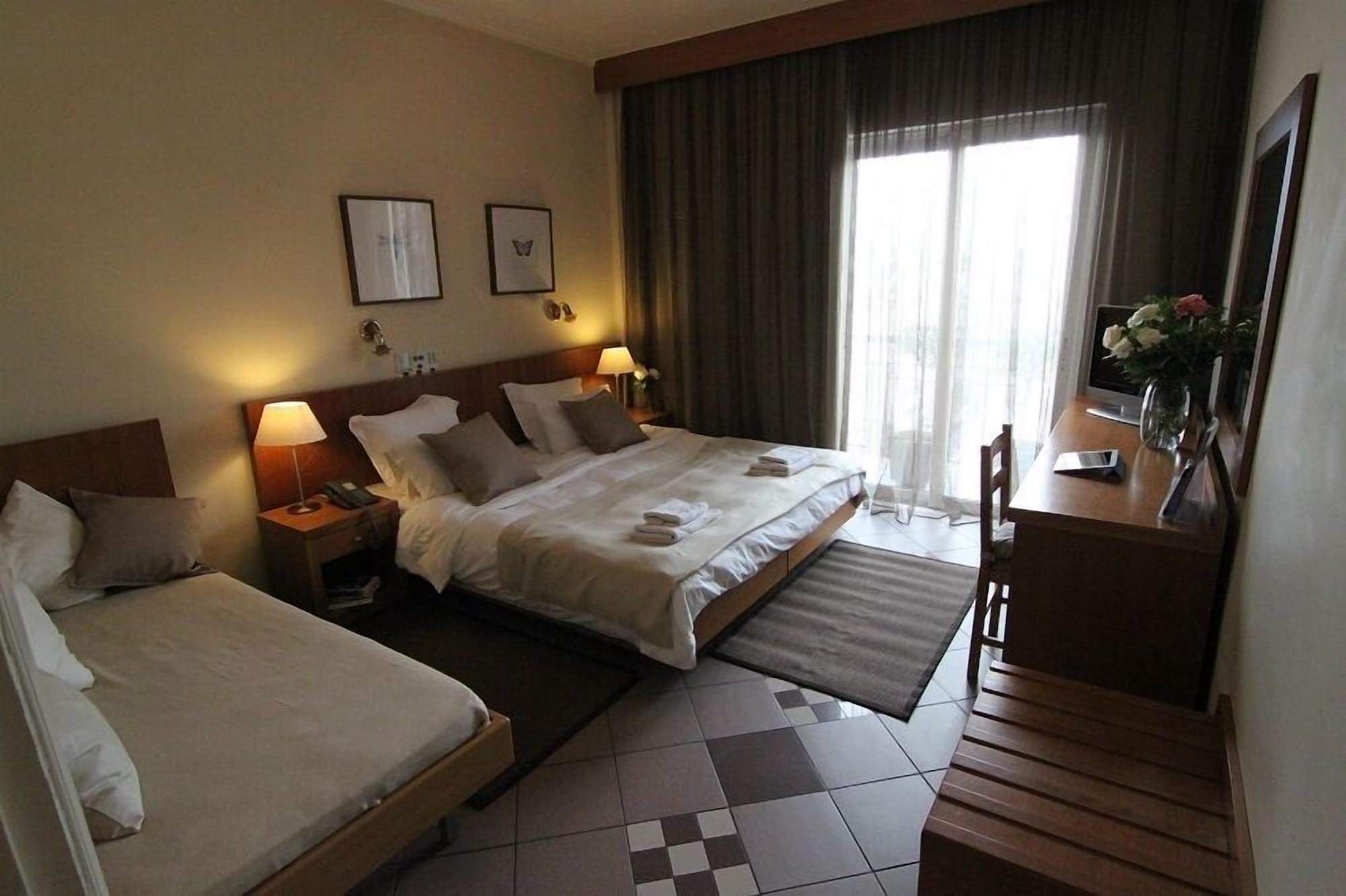 ROOM, TRIPLE