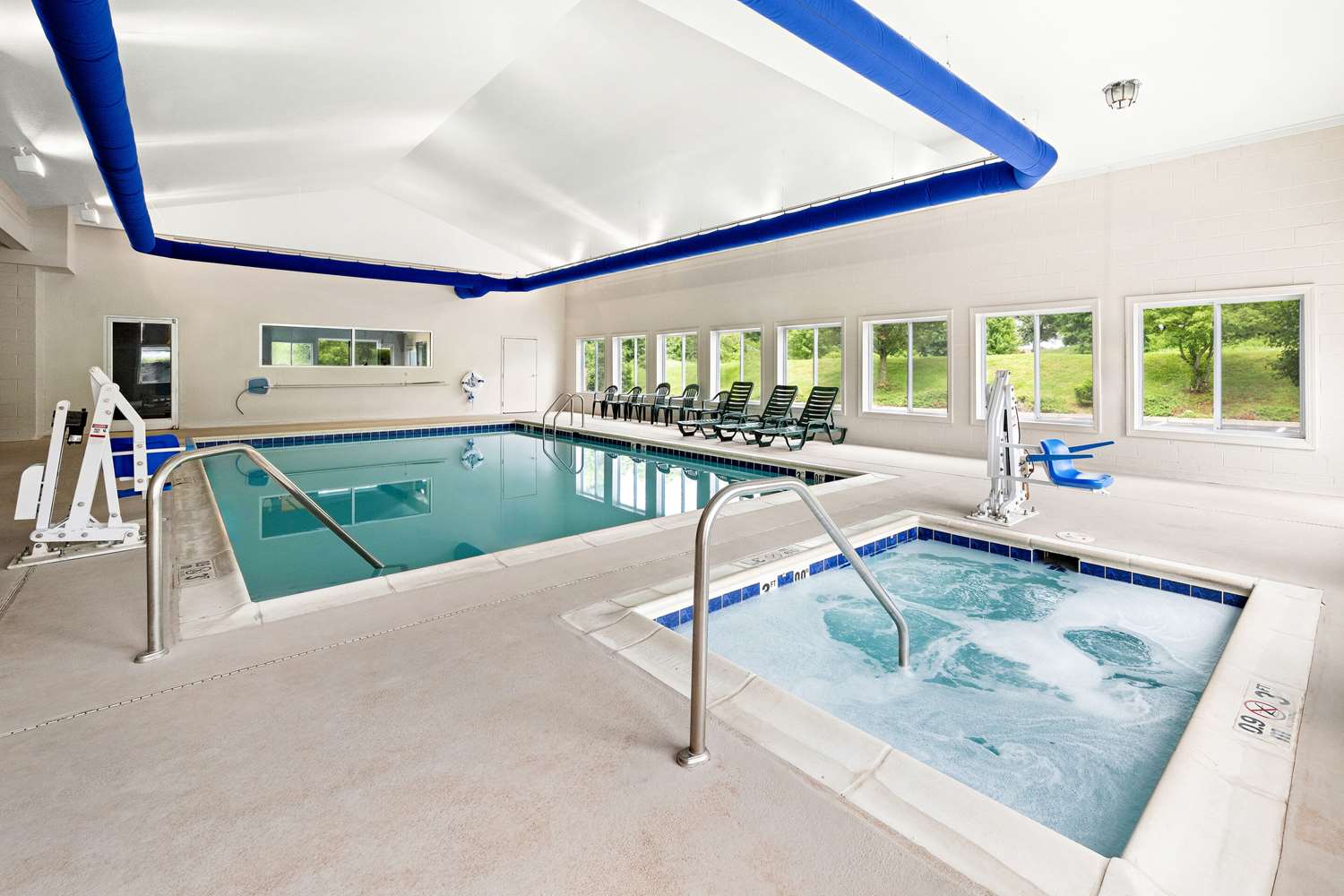 Comfort Suites Abingdon 15/40