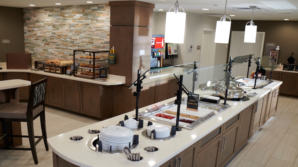 Staybridge Suites Southgate Detriot Area 38/54