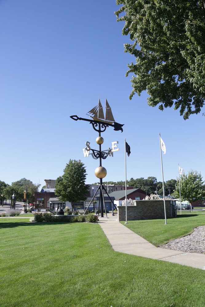 The Weathervane Inn 57/65