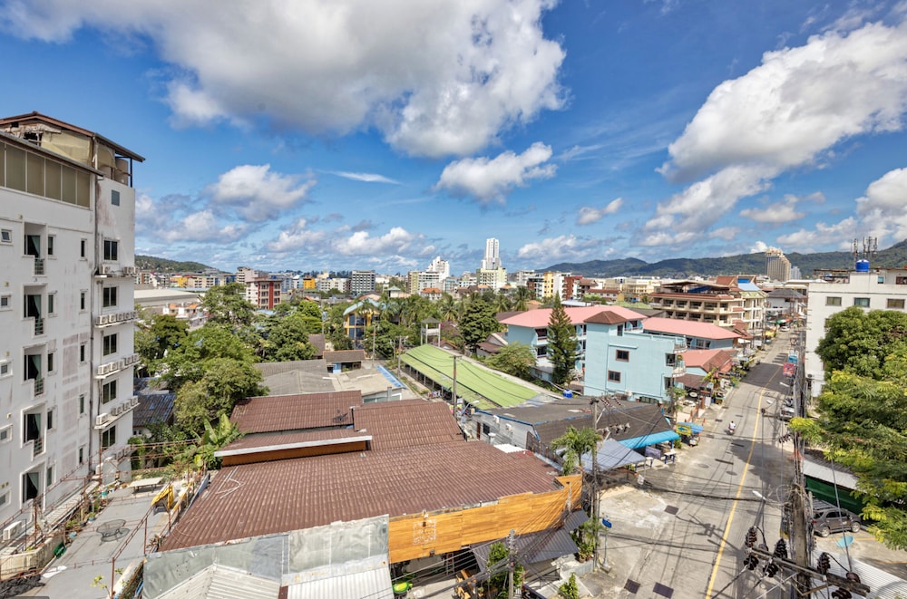 Lucky Patong Hotel 46/50