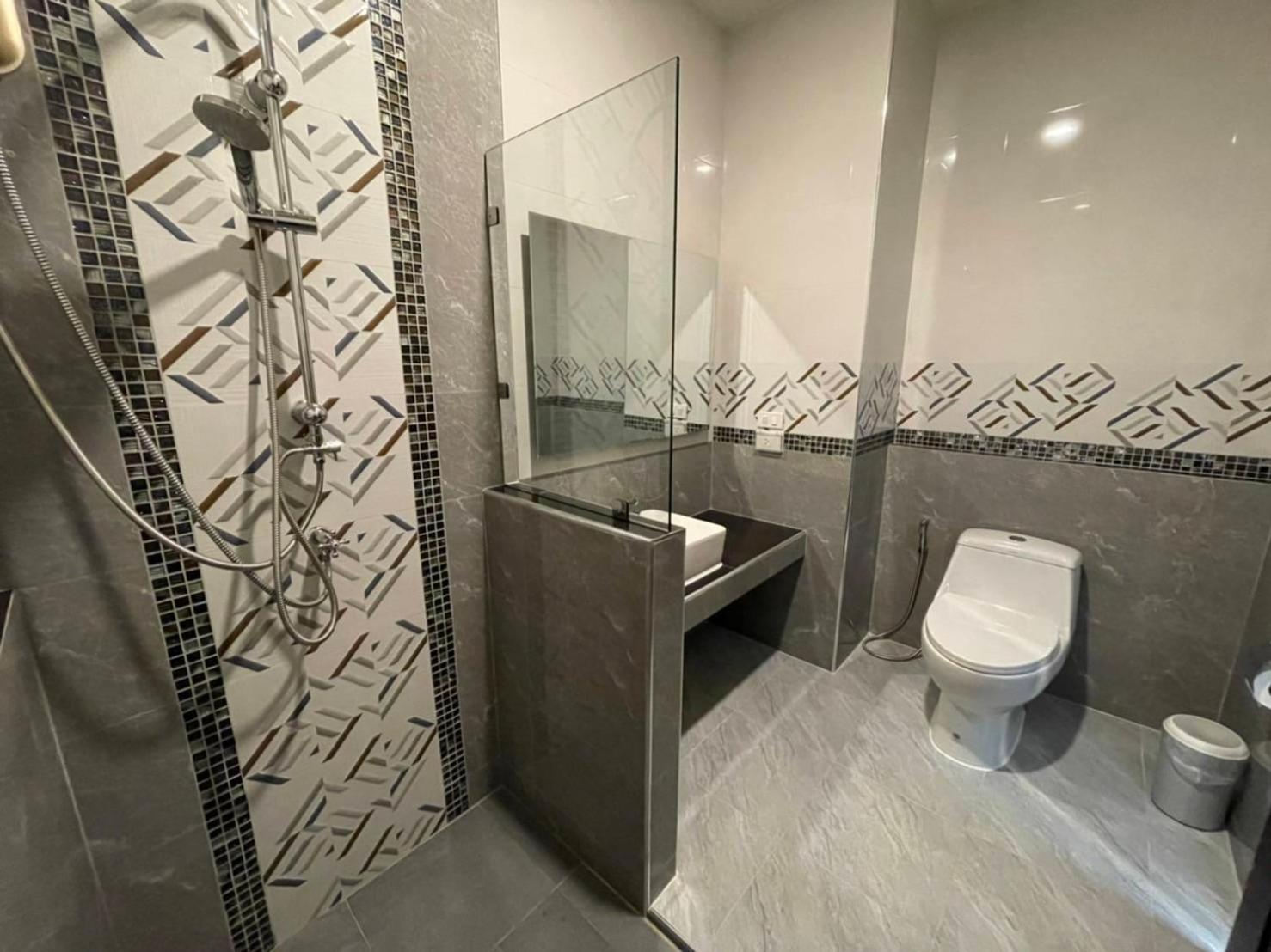 Racha Khong Hotel 40/40