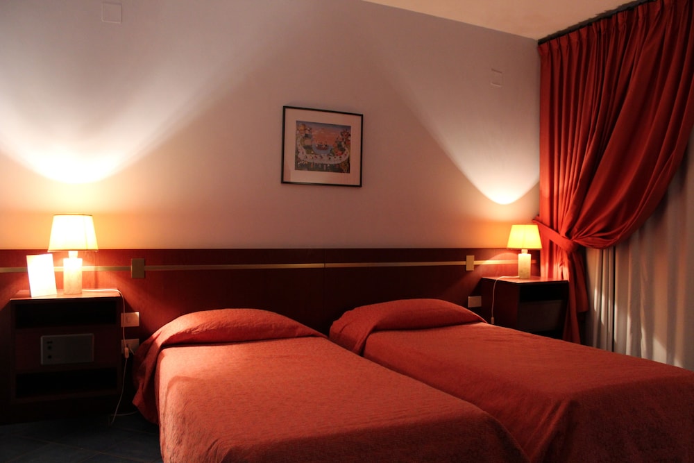 Hotel Puntaquattroventi 47/74