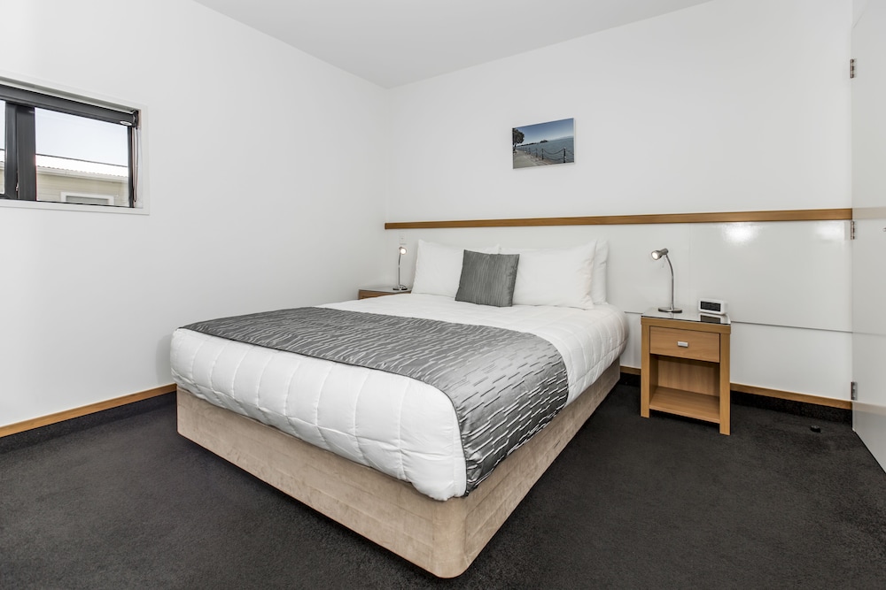 1 BEDROOM, EXECUTIVE, APARTMENT