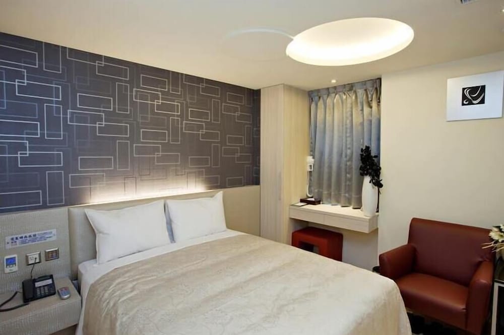 Ai-Lai Fashion Hotel 26/72