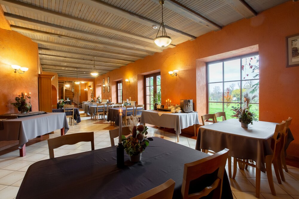 Karlamuiza Country Hotel 48/63