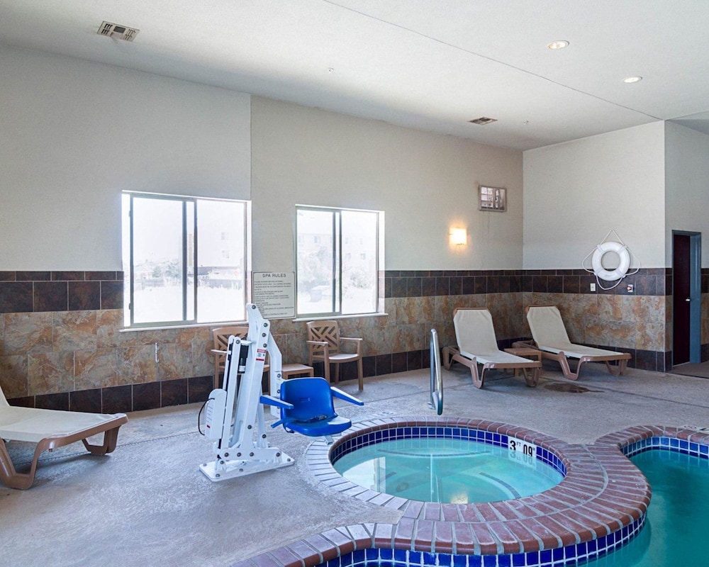 Comfort Inn & Suites Monahans I-20 21/40