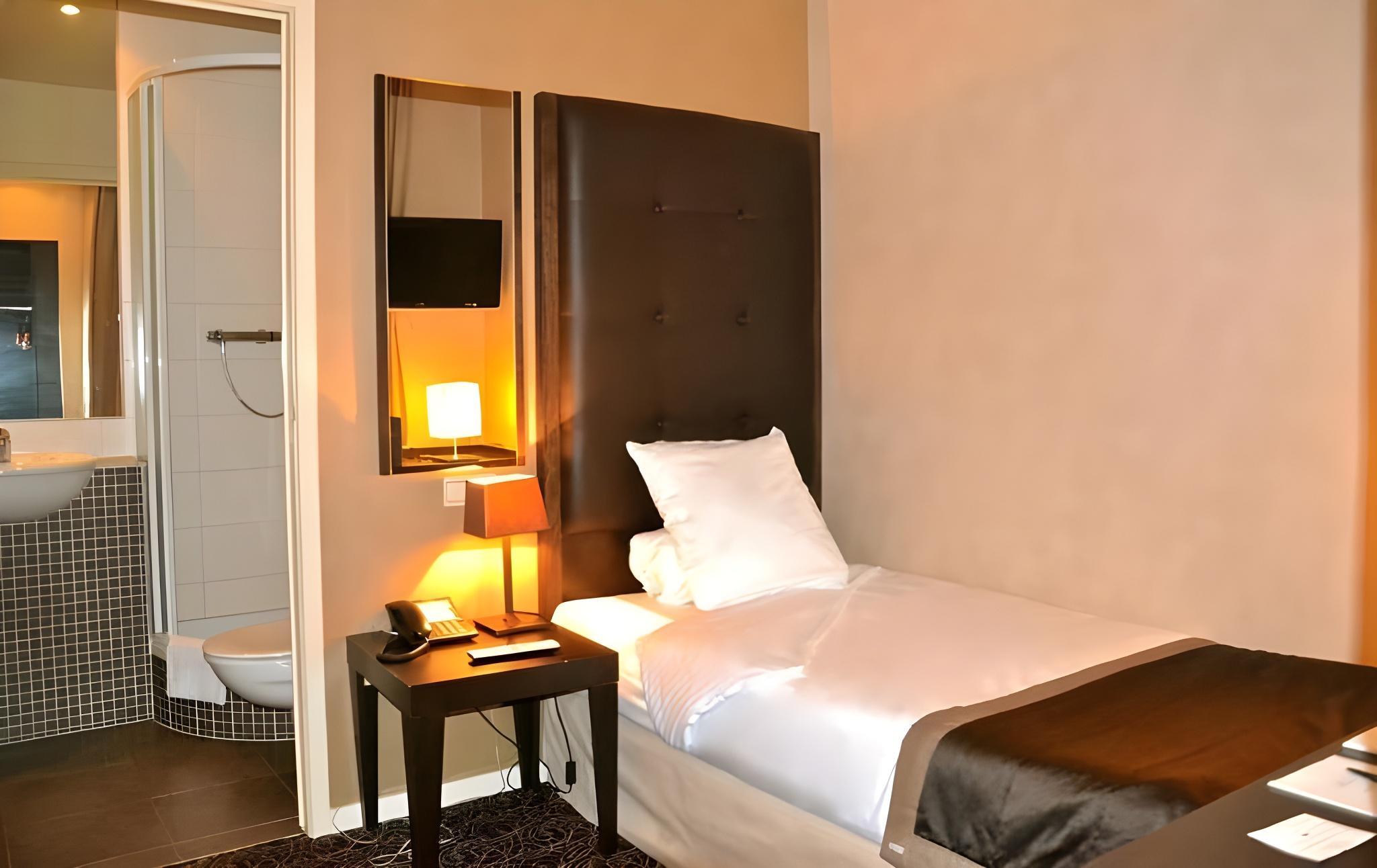 Room, Single, Single Bed