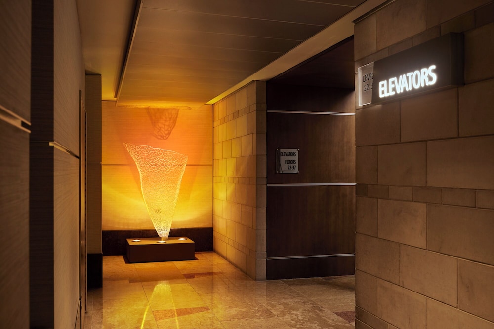 Hyatt Regency Denver 30/77