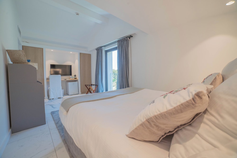 COMFORT, DOUBLE BED