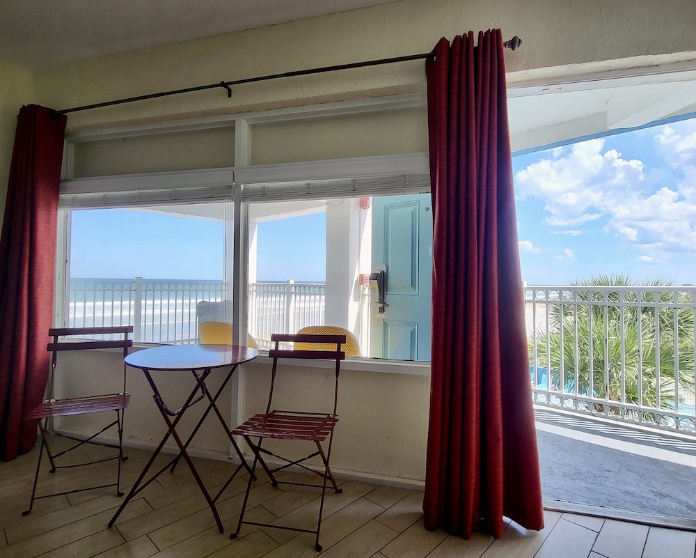Chateau Mar Beach Resort 32/47