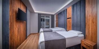 ROOM, TRIPLE