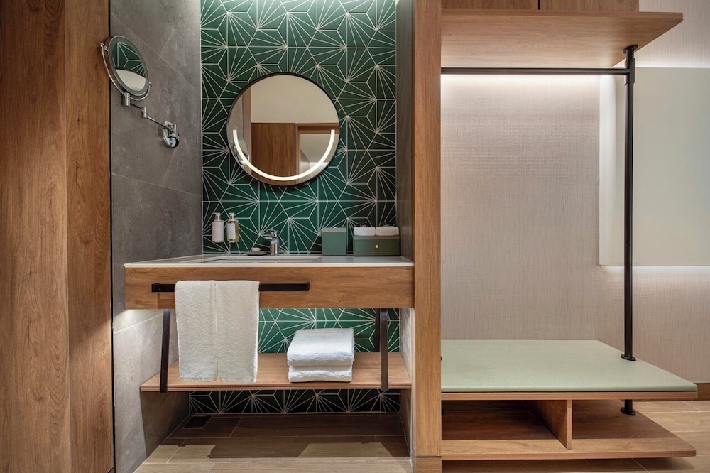 Holiday Inn Beihai Silver Beach by IHG 35/36