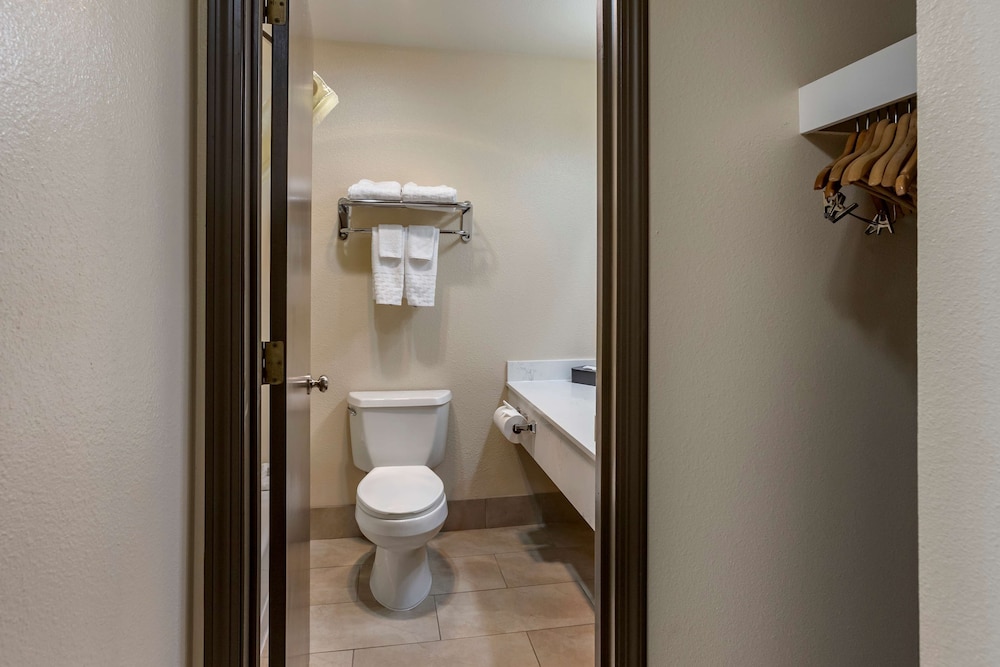 Best Western Sunridge Inn & Conference Center 14/40