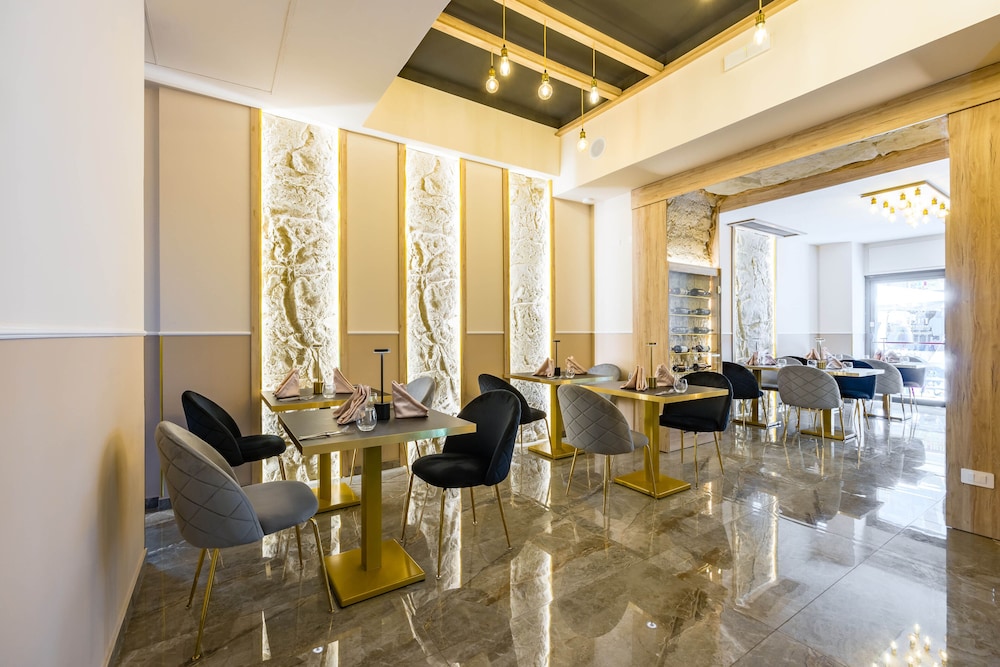 Hotel Bella Napoli Suites 46/67