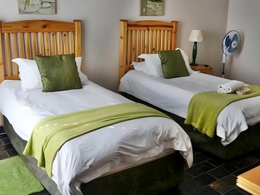 Travellers Nest Guesthouse 25/93
