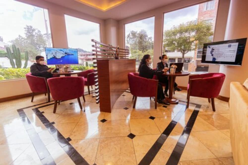 Sonesta Hotel Loja 65/70