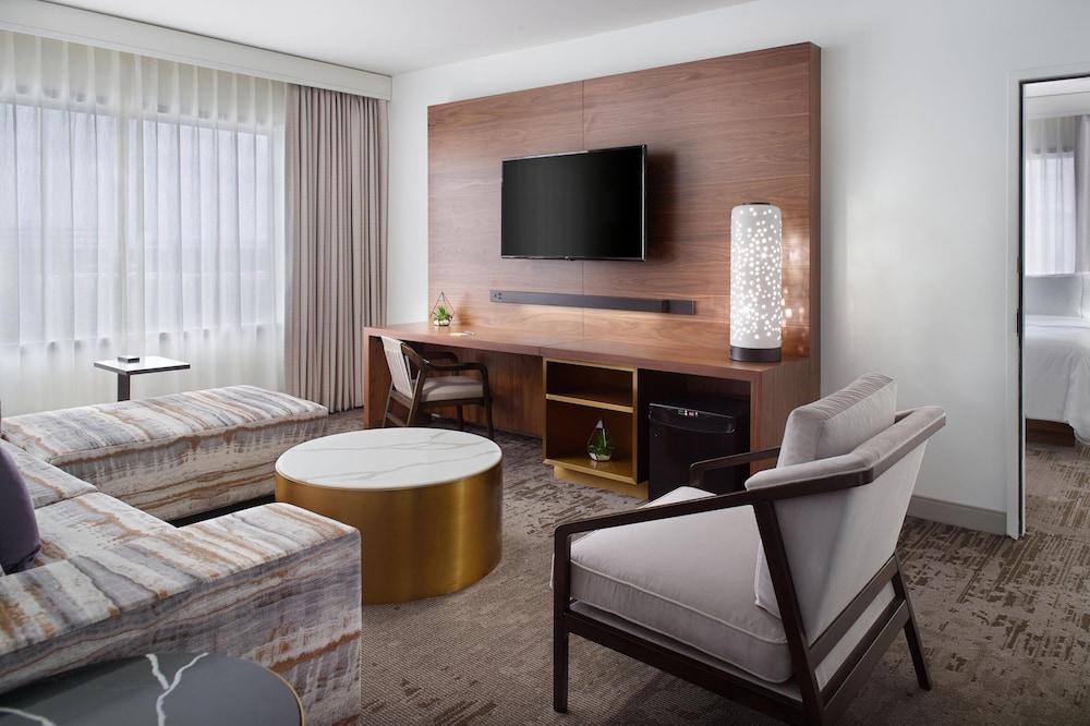 The Westin Charlotte 41/67