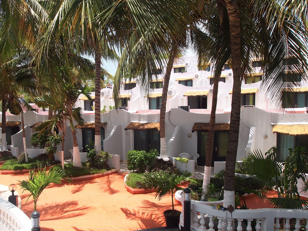 Africa Queen Hotel 61/70